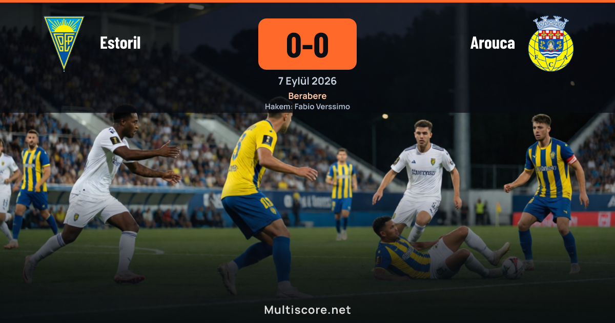 Estoril ve Arouca futbolcuları maç sırasında mücadele ederken