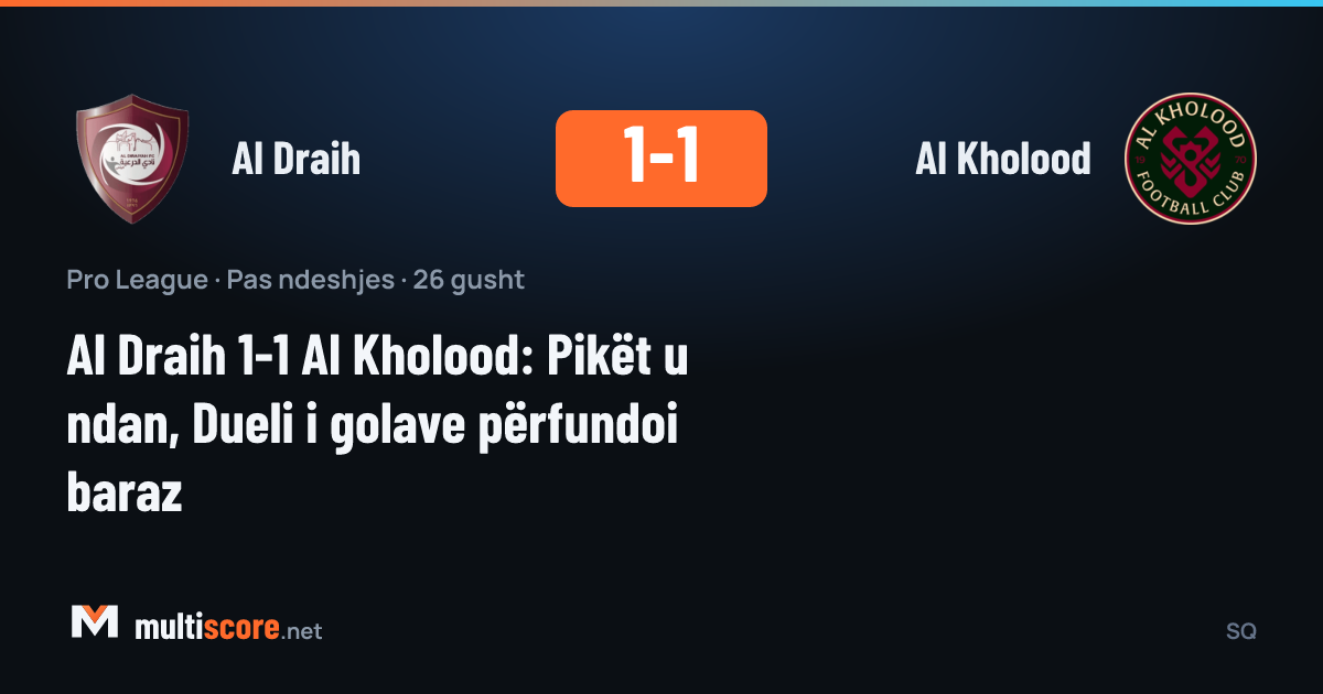 Al Draih ve Al Kholood oyuncuları Pro League maçında mücadele ediyor