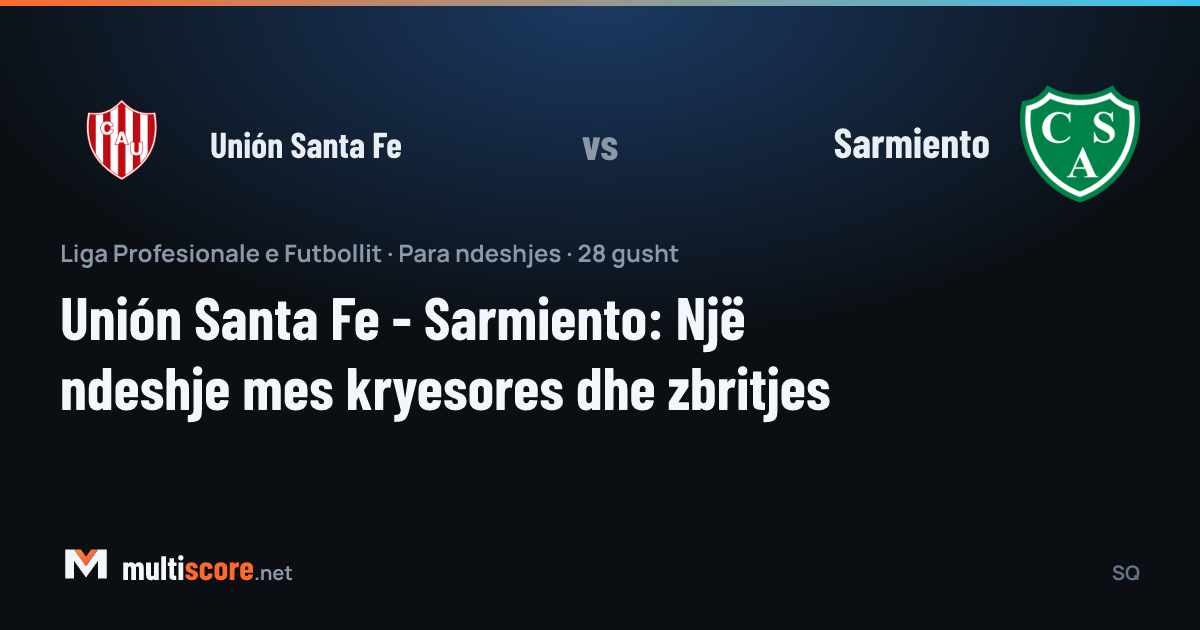 Unión Santa Fe ve Sarmiento futbolcuları maç önünde sahaya çıkıyor