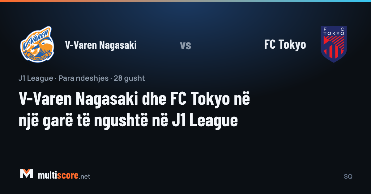 V-Varen Nagasaki ve FC Tokyo futbolcuları J1 League maçında mücadele ediyor